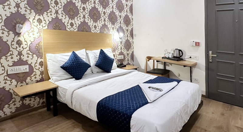 deluxe-room - 3 Star Hotels in Sector 10 Dwarka, Delhi