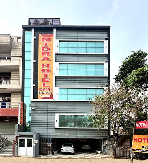 Hotels in Paschim Vihar, Delhi