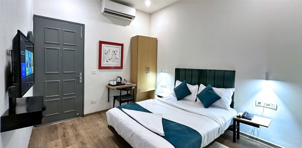 3 Star hotels near Dwarka Railway Station